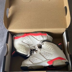 Jordan 6 Retro